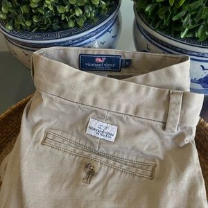 Vineyard Vines khaki mens shorts